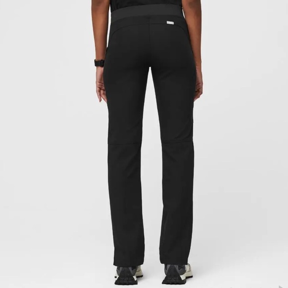 FIG Kade Cargo Scrub Pants - Picture 2 of 5